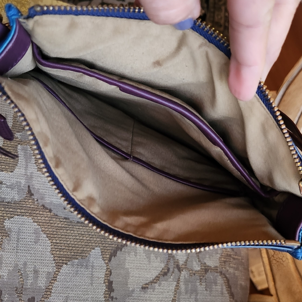 TAHARI blue leather crossbody bag - Picture 5 of 9